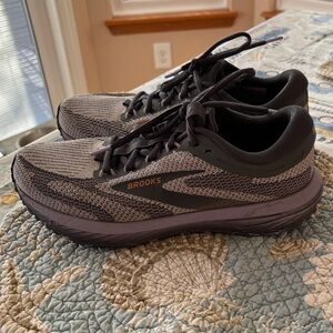 Brooks Men's Black and Gray Athletic Shoes